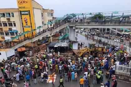 In the wake of the Ogun State government's demolition of illegal shops and shanties in Abeokuta South Local Government Area, traders in the Panseke, Kuto, Idiaba,