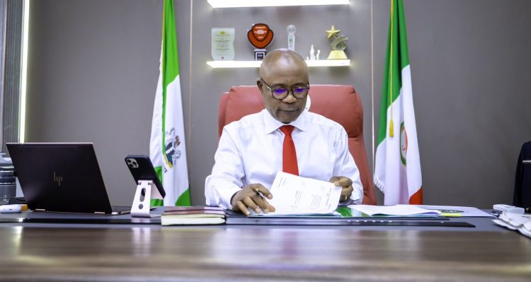 Governor Peter Mbah of Enugu State has officially announced a new minimum wage of N80,000 for workers in the state, set to take effect in October 2024.