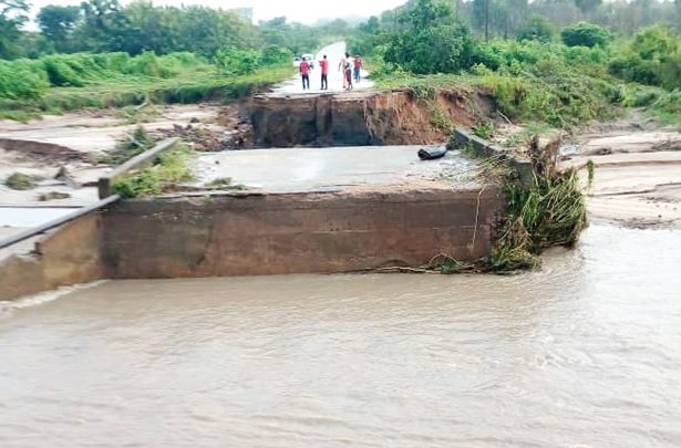 Residents of Ikot Mfon, in Etinan Local Government Area, Akwa Ibom State, have appealed for urgent reconstruction of the collapsed Ikot Mfon/Ndiya bridge.