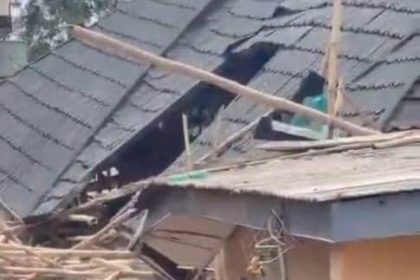 Chaos in Ikorodu as Unfinished Building Collapses, Multiple Victims Pulled From Rubble