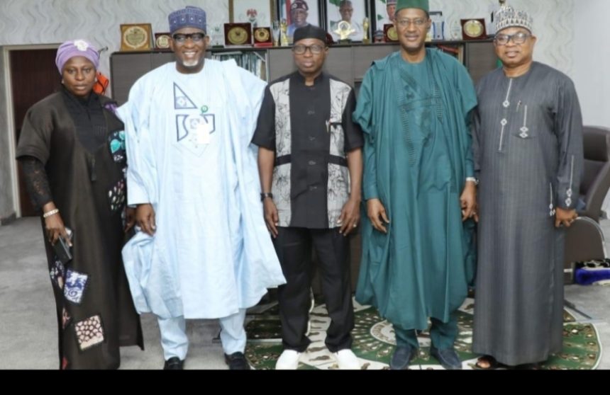 FG Sets Up Committee to Harmonize Shoreline Development Approvals in Lagos