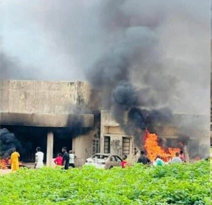 Youths Protest Insecurity in Kwara, Torch NDLEA Office, Invade Emir’s Palace