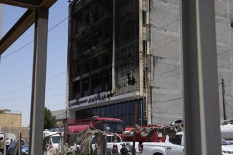 Dozens Killed as Fire Guts Shopping Centre in Iraqi City of Kut