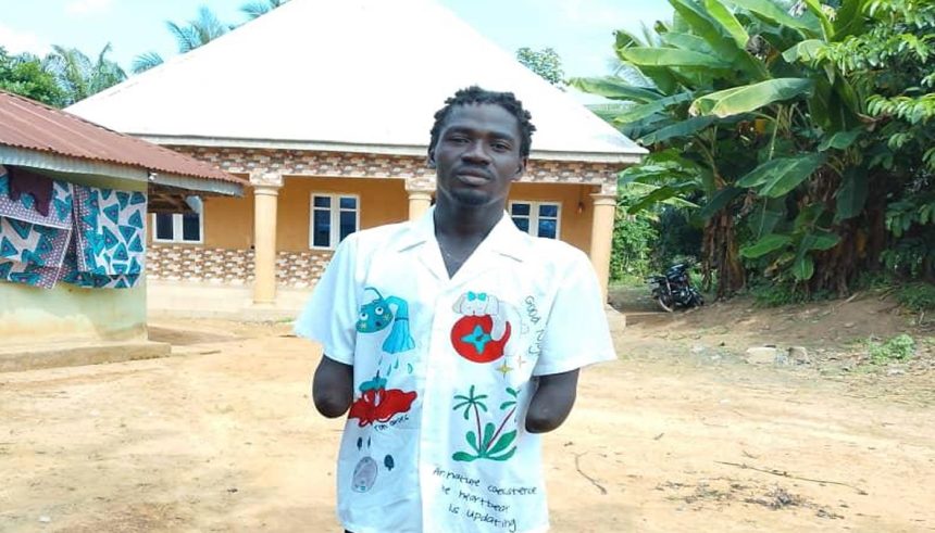 Ebonyi Man Loses Both Arms While Trying to Help Friend Save Shop from Demolition