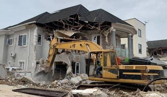 Lagos Residents Cry Out as Fresh Demolitions Hit Oworonshoki, Lekki